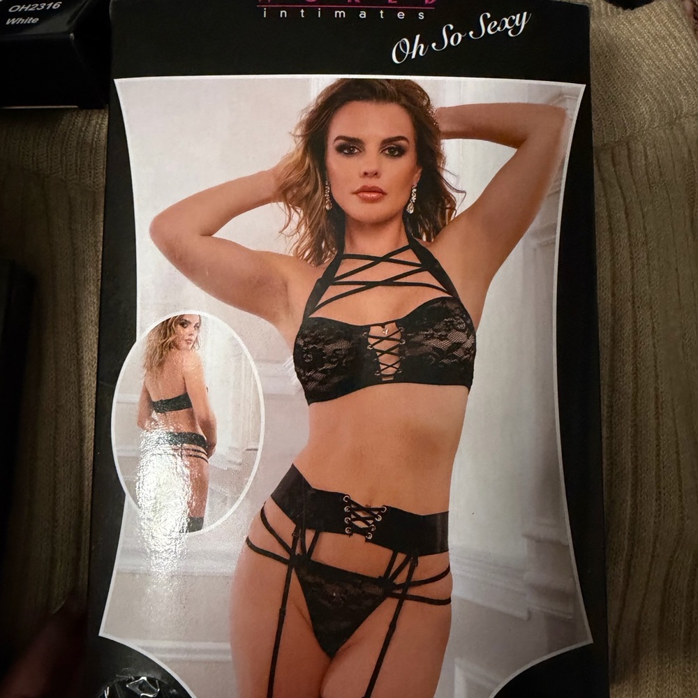 Black Lace Bra Set
